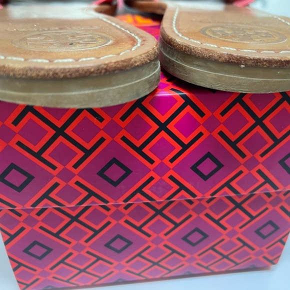 Tory burch pink patent leather slides size 7 - Picture 4 of 11